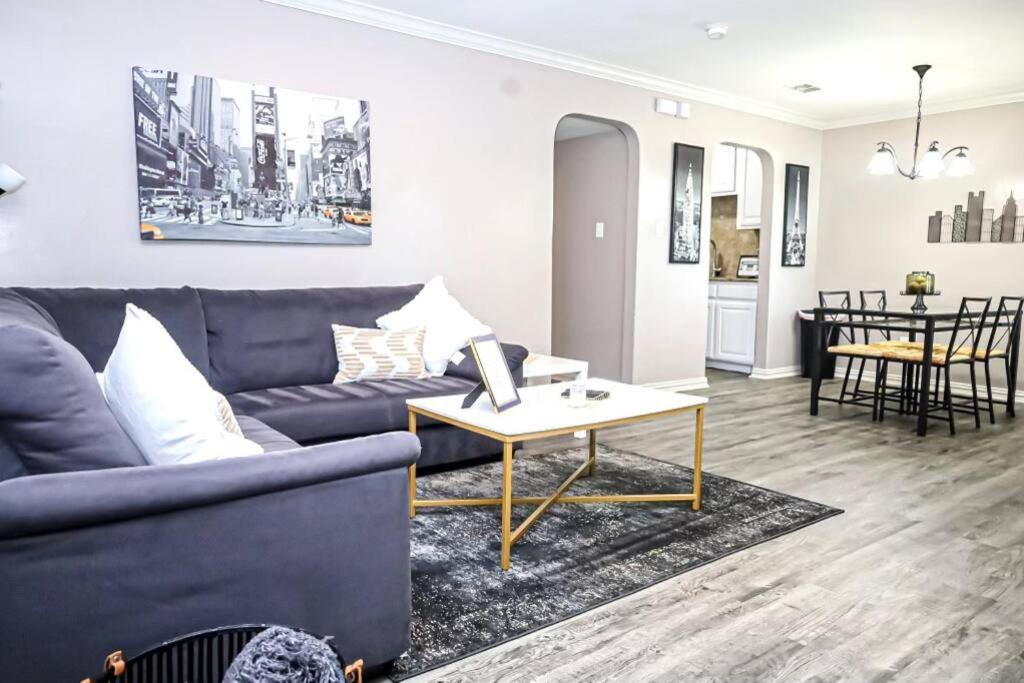 Comfy Two-Bedroom Apartment In 阿林顿 外观 照片