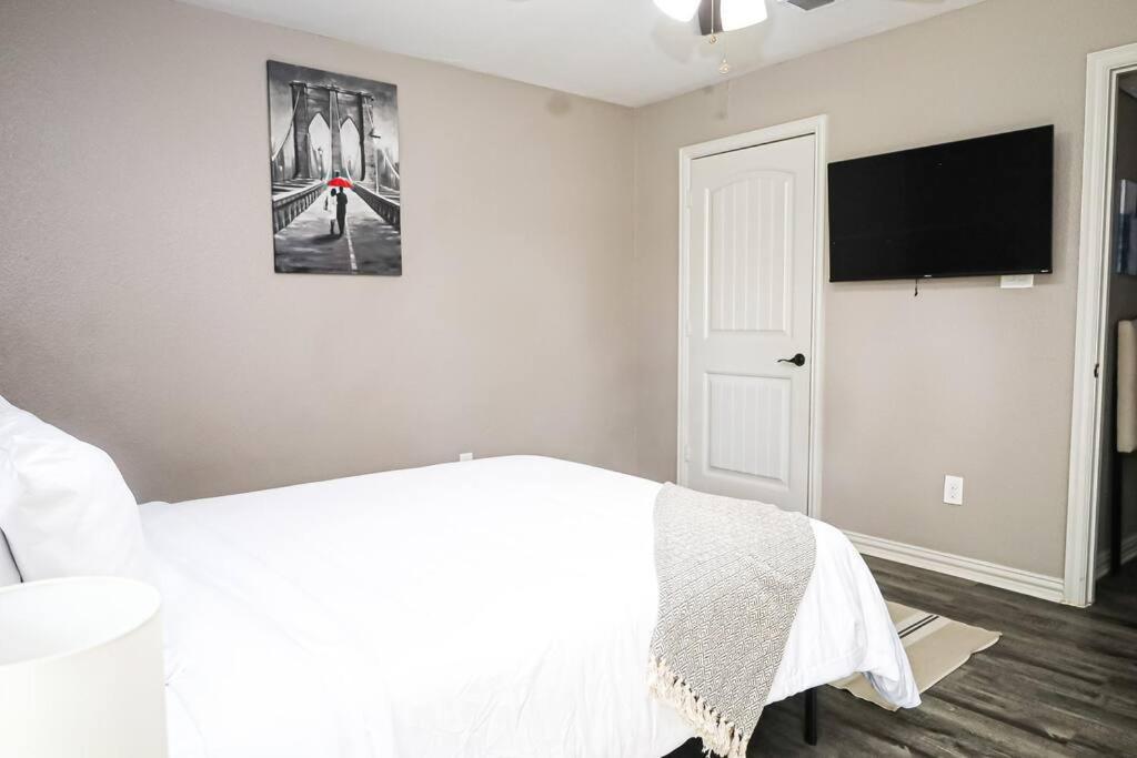 Comfy Two-Bedroom Apartment In 阿林顿 外观 照片