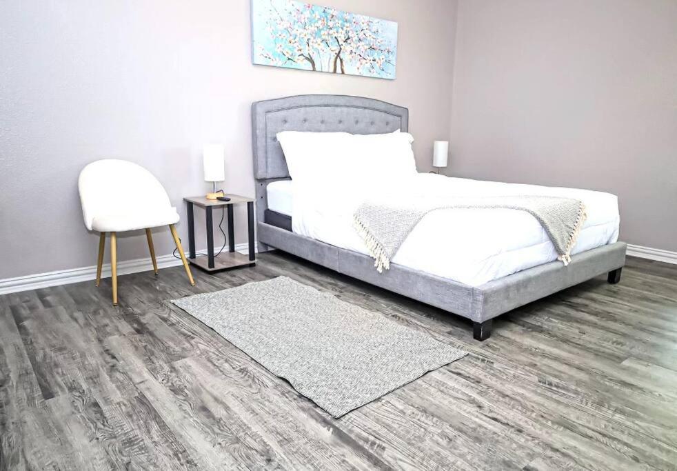Comfy Two-Bedroom Apartment In 阿林顿 外观 照片