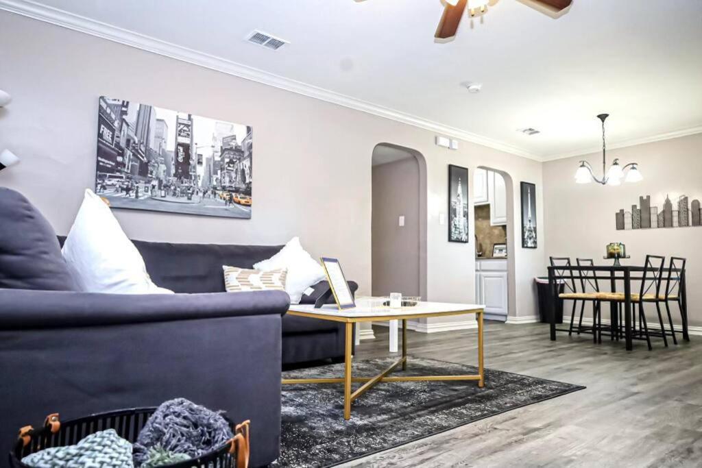 Comfy Two-Bedroom Apartment In 阿林顿 外观 照片