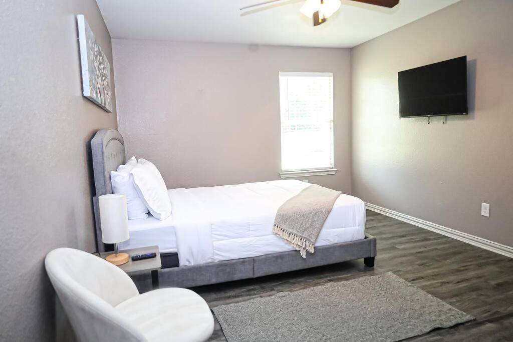 Comfy Two-Bedroom Apartment In 阿林顿 外观 照片