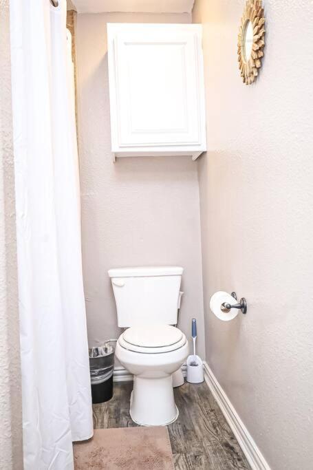 Comfy Two-Bedroom Apartment In 阿林顿 外观 照片